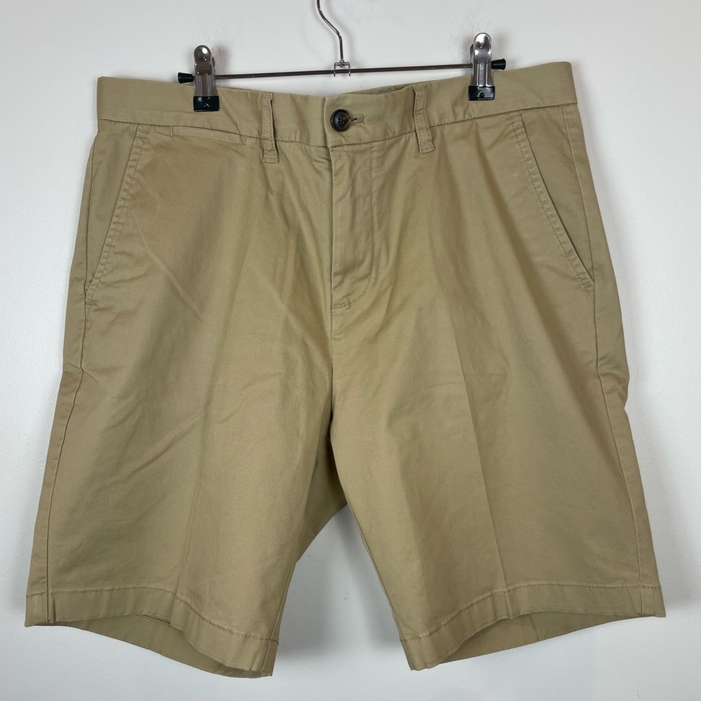 Tommy Hilfiger Men’s Classic Khaki Shorts 97% Cotton Preppy Summer Spring